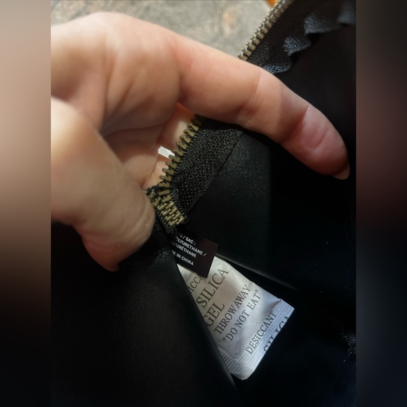 MCM Parfums Embossed Logo Clutch Cosmetic Pouch Bag Black & Tan New with Tags! - Picture 3 of 10